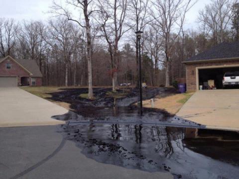 burst-oil-pipeline-bad-environmental-disasterjpg.jpg